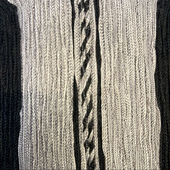 Free People Anthropologie Silver Springs Embroidered Navy Tunic V-Back Top XS - Picture 8 of 14